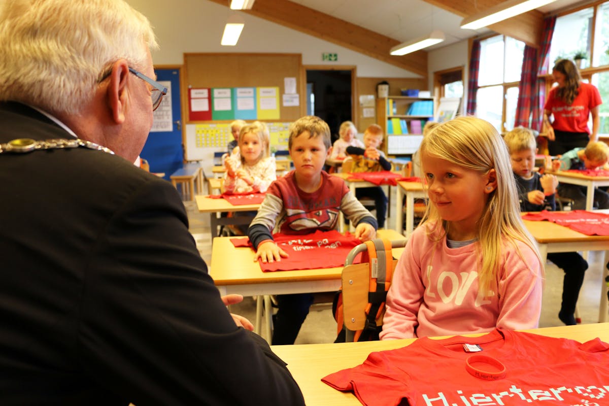 Ordfører Erik Hanstad og Sofie Ovidia Warsla